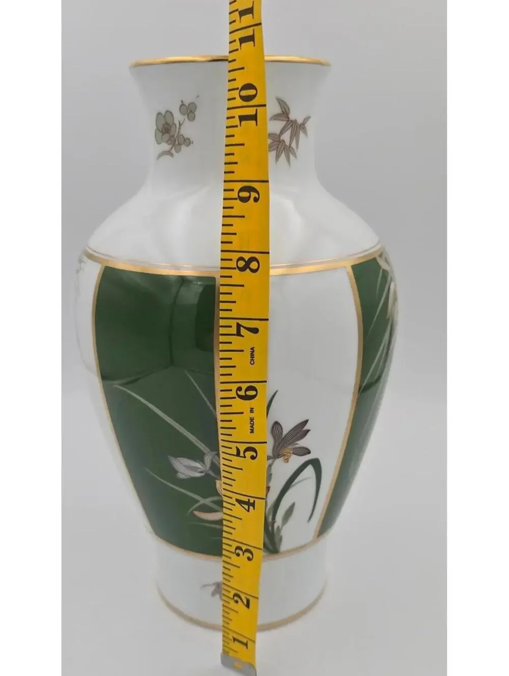 Vintage Rare and Limited Vase of the Noble Orchid Franklin Mint 1978